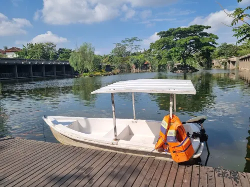 The Westlake Resort Jogja Dekat Hotel Photos