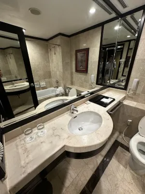 Hotel Ciputra Semarang managed by Swiss-Belhotel International  Kamar Photos