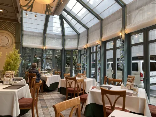 Hotel Monterey Lasoeur Ginza Dining Photos