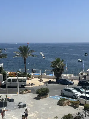 AX Sunny Coast Resort & Spa Рядом с отелем Photos