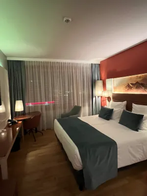 Leonardo Hotel Zurich Airport Rooms Photos
