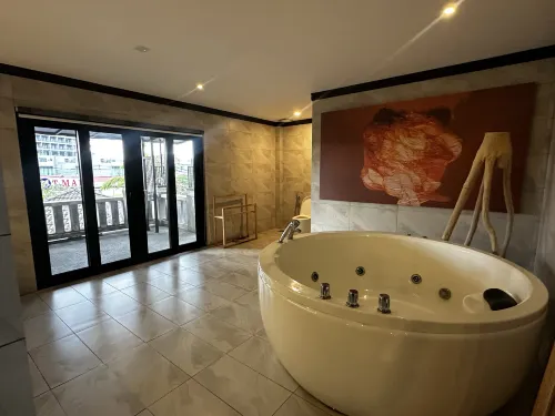 Lot 33 Boutique Hotel Rooms Photos