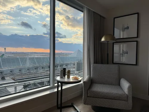 Sheraton Gateway Hotel in Toronto International Airport Photos