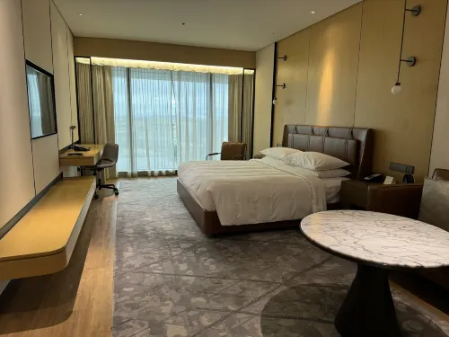 Sheraton Manila Hotel at Newport World Resorts Rooms Photos