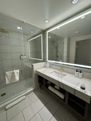 Las Vegas Hilton at Resorts World Rooms Photos