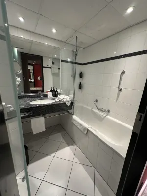 Ramada by Wyndham Amsterdam Airport Schiphol Chambres Photos