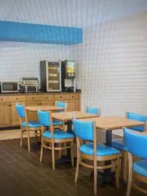 Howard Johnson by Wyndham Quincy/Boston Photos