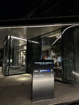 Radisson Blu Hotel at Porsche Design Tower Espaces publics Photos