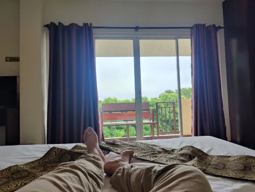 Suphan Lake Hometel Zimmer Photos