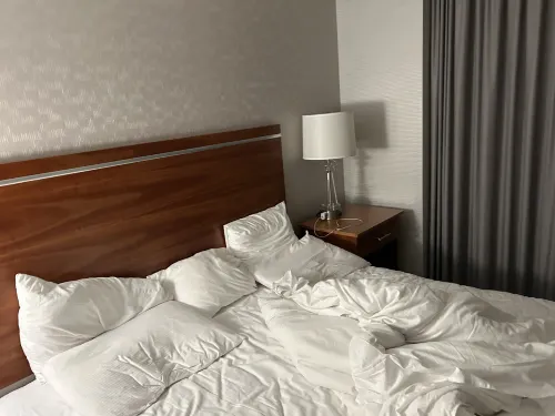 Embassy Suites by Hilton Chicago O'Hare Rosemont Rooms Photos