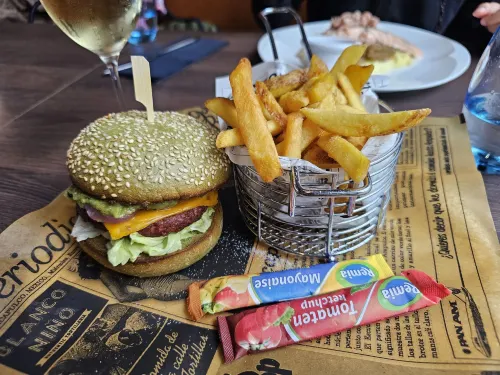 Renaissance Amsterdam Schiphol Airport Hotel Restauration Photos