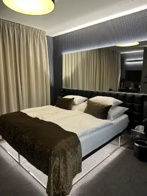 Hotel Mucha Rooms Photos