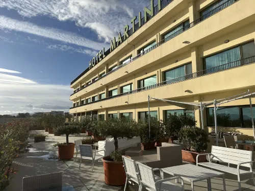Hotel Martini Olbia Exterior Photos