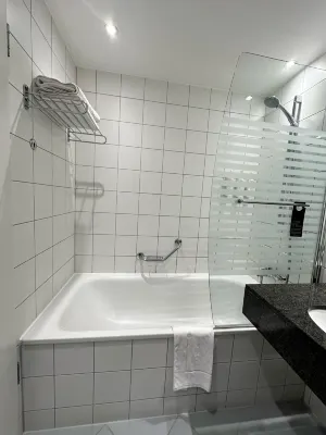 Courtyard by Marriott Munich City Center Rooms Photos