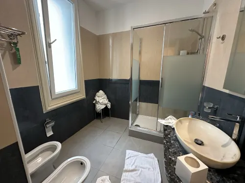 Golden Tulip Rome Piram Camere Photos