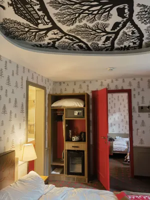 Swiss Night by Fassbind Chambres Photos