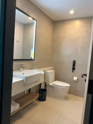 Holiday Inn & Suites Siracha Laemchabang Huoneet Photos