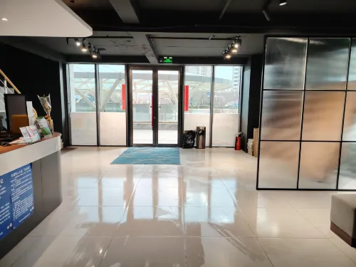 哈爾濱望岳輕呈公寓（融創樂園世茂大道地鐵站店） 公共區域 Photos