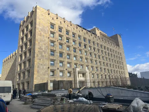 宜必思第比利斯體育場酒店（2019 年 11 月開業） 外觀 Photos