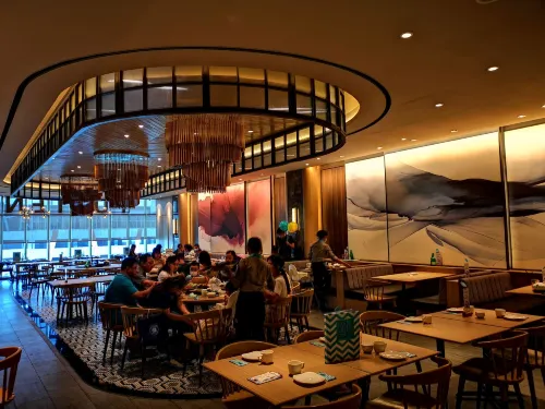 Holiday Inn Express Jakarta Pluit Citygate Makanan Photos