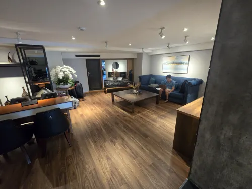 Bespoke Trendy Hotel Hanoi 공용공간 Photos