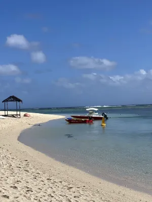 LUX* Le Morne, Mauritius Рядом с отелем Photos