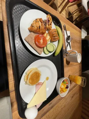 Holiday Inn Express Munich City West Dining Photos