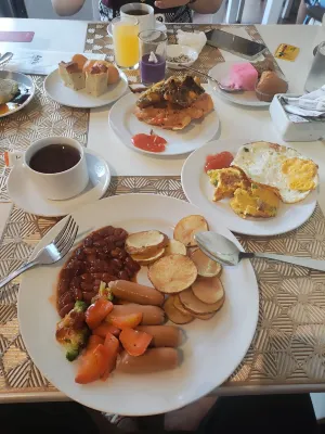 Atria Residences Gading Serpong Makanan Photos