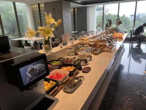 Atour Hotel Dining Photos