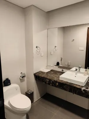 Central Palace Hotel Rooms Photos