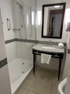 Hampton by Hilton Birmingham Broad Street Rooms Photos