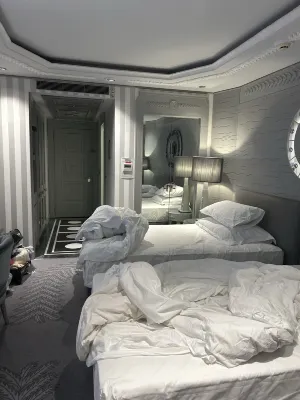 Wyndham Grand Istanbul Kalamış Marina Hotel Chambres Photos