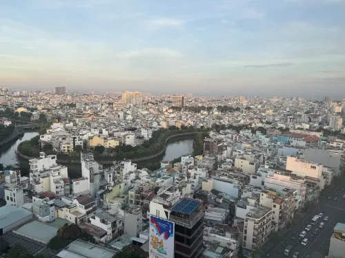 La Vela Saigon Hotel Рядом с отелем Photos
