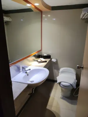 Tamarin Hotel Jakarta Manage by Vib Hospitality Management Kamar Photos