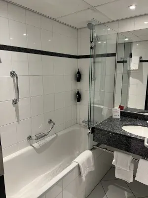 Ramada by Wyndham Amsterdam Airport Schiphol Chambres Photos
