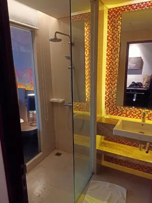 Mercure Hotel Karawang Kamar Photos