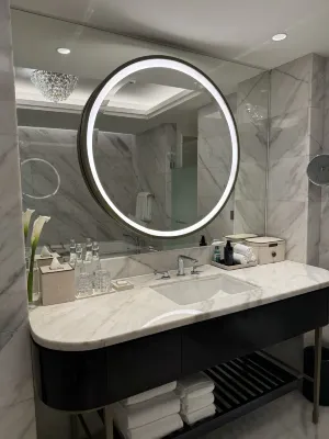 The St. Regis Jakarta Kamar Photos
