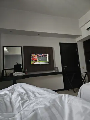 The Sun Hotel Madiun Kamar Photos