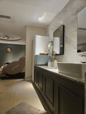 Hotel KNOX Rooms Photos