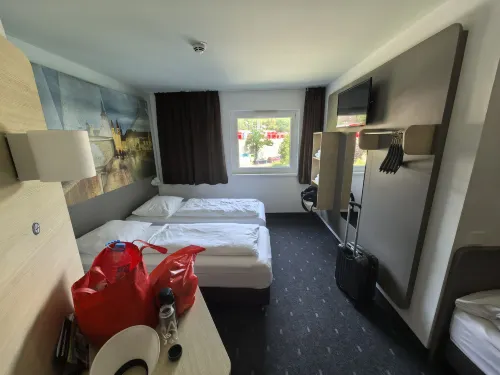B&B HOTEL Würzburg-City Camere Photos