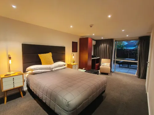 Merivale Manor Rooms Photos