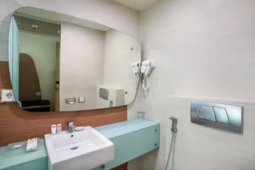 Business Hotel Tomang Chambres Photos