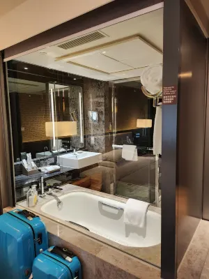 Royal Plaza Hotel Rooms Photos