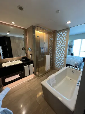 Sofitel Abu Dhabi Corniche Kamar Photos