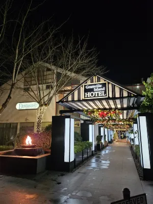 Granville Island Hotel Esterni Photos