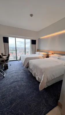 Four Points by Sheraton Surabaya, Tunjungan Plaza Kamar Photos