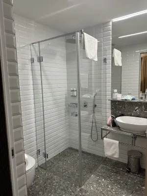 Hotel Mucha Rooms Photos