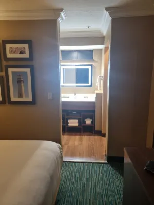 La Quinta Inn & Suites by Wyndham San Francisco Airport West Rooms Photos