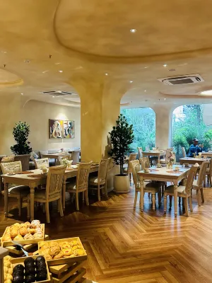Silverland Sil Hotel Dining Photos