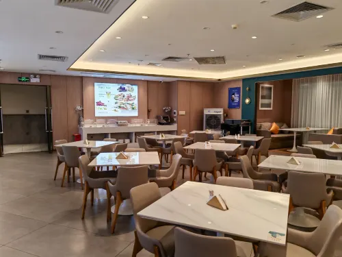 Oriental Fenghuang Hotel (Zhongshan Dengdu Ancient Town Huayi Square) Dining Photos